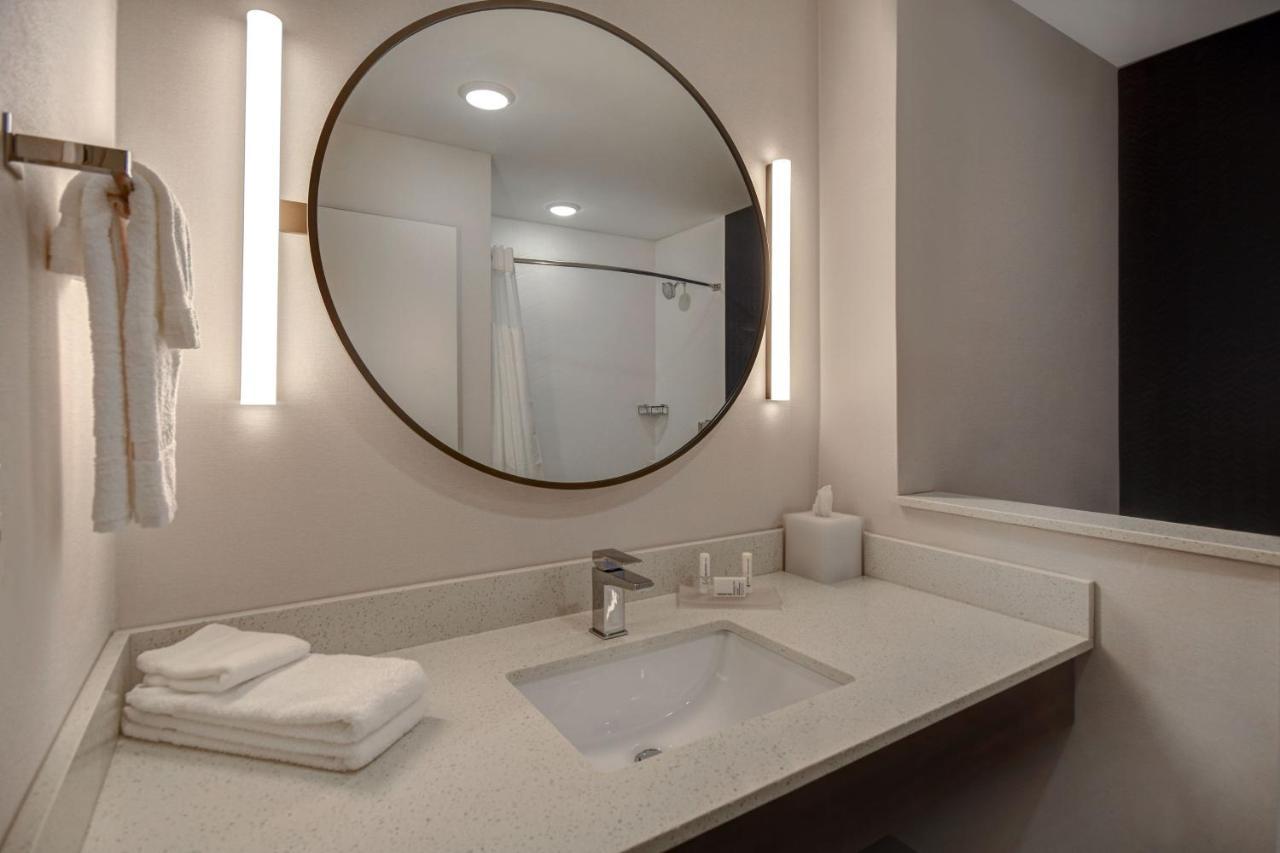 Fairfield By Marriott & Grand Rapids