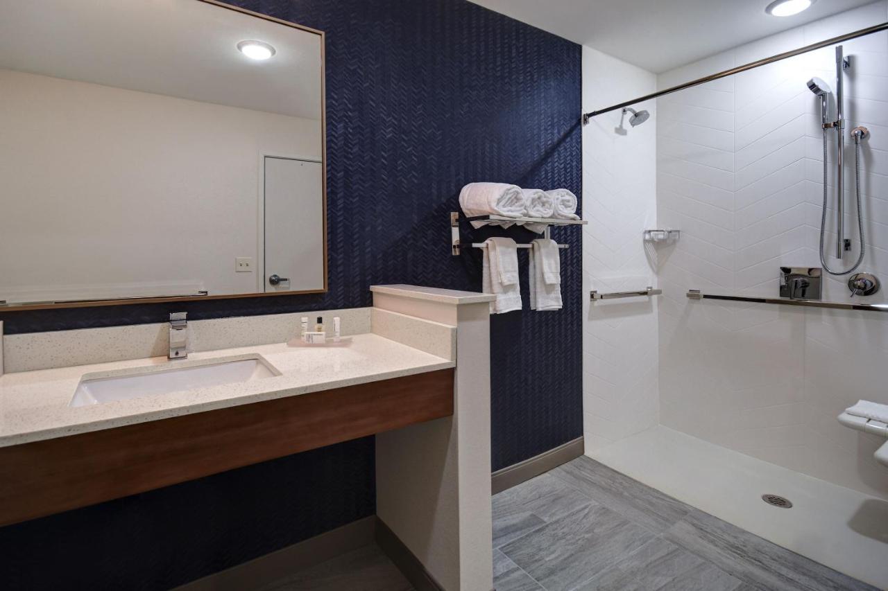 Fairfield By Marriott & Grand Rapids 2* Wyoming