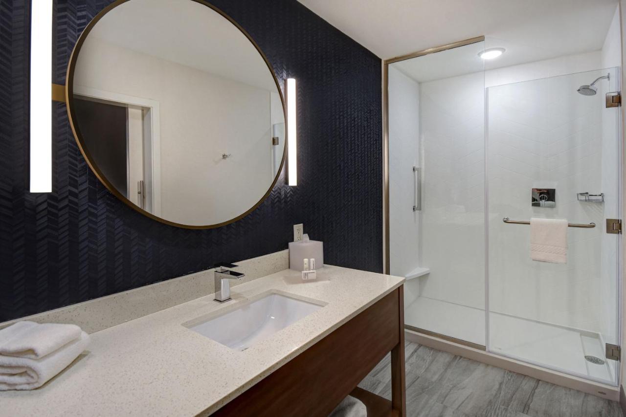 Hotel Fairfield By Marriott & Grand Rapids 2*