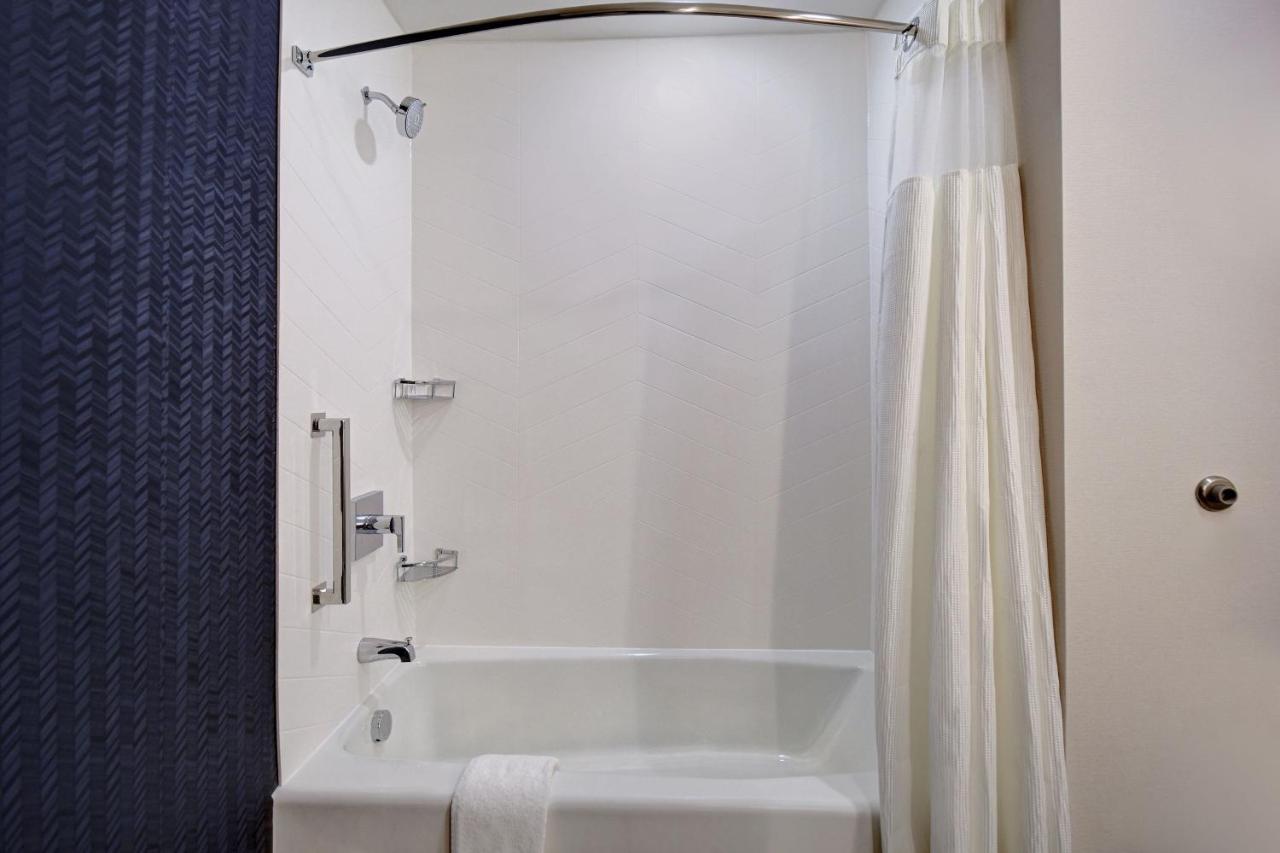 Fairfield By Marriott & Grand Rapids Wyoming